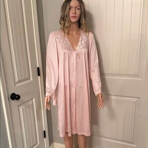 Vanity Fair Soft Pink Lace Trim Button up Gown